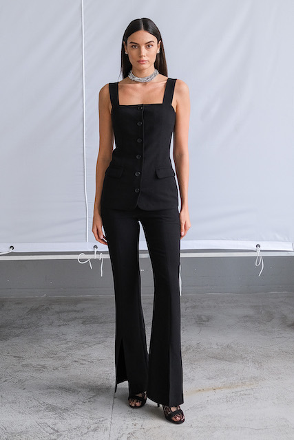  Жилет черный