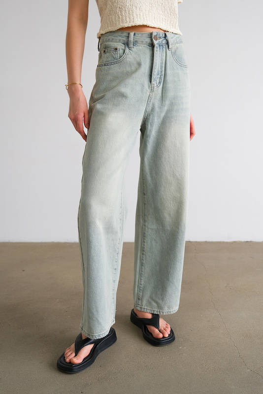  Джинсы голубые