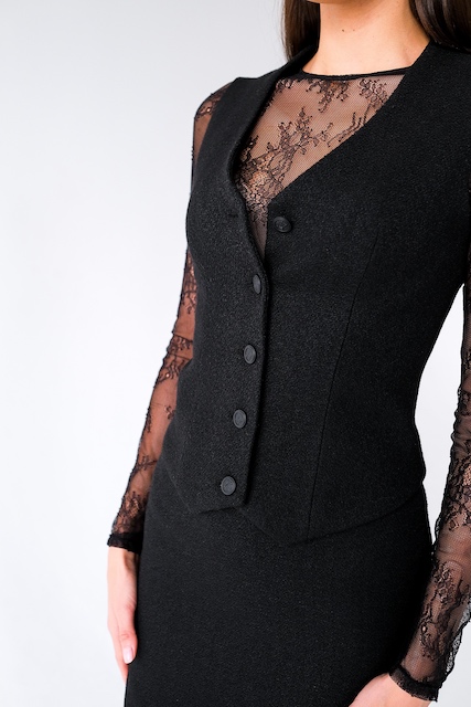  Жилет букле черный