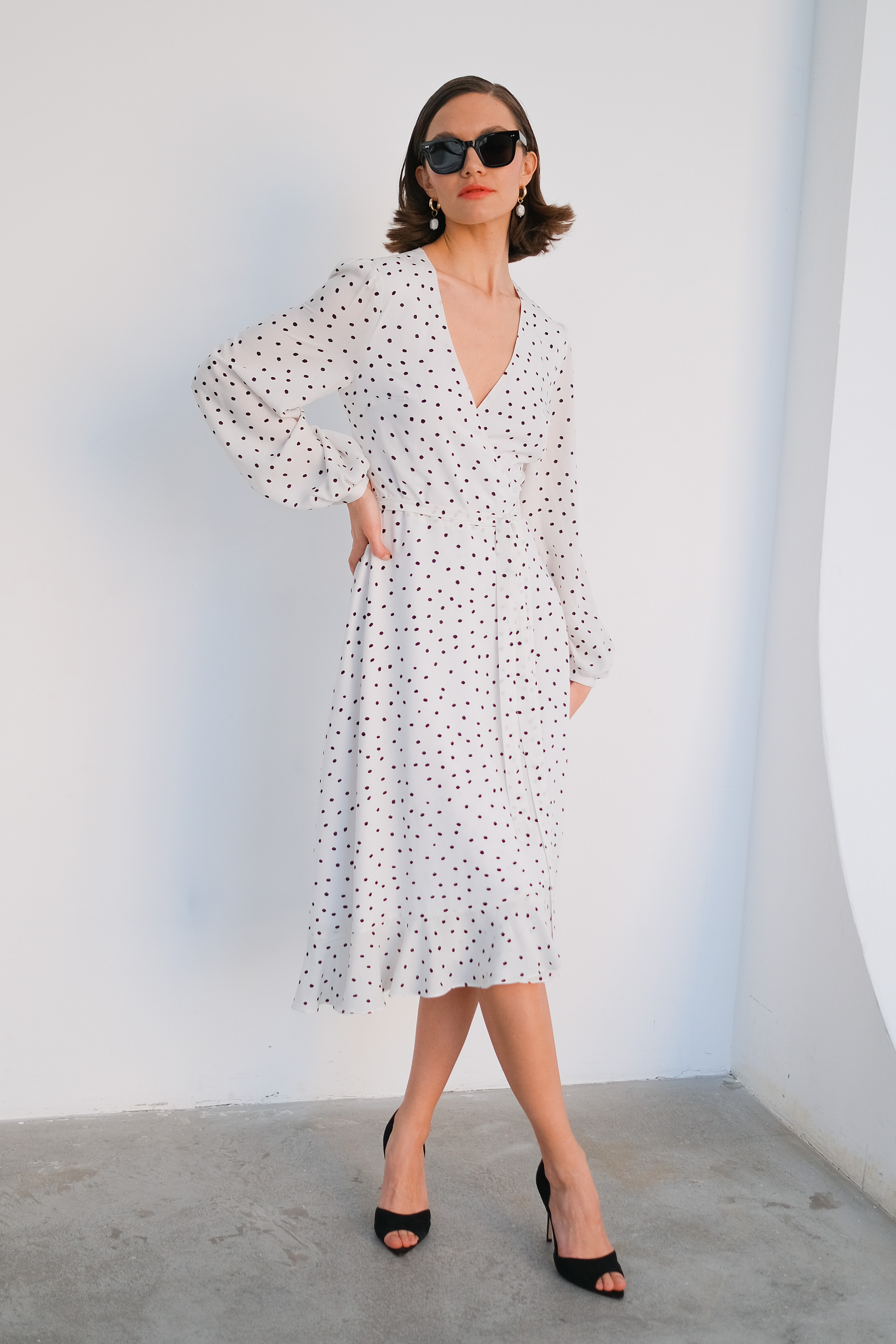 Платье на запах в горох 