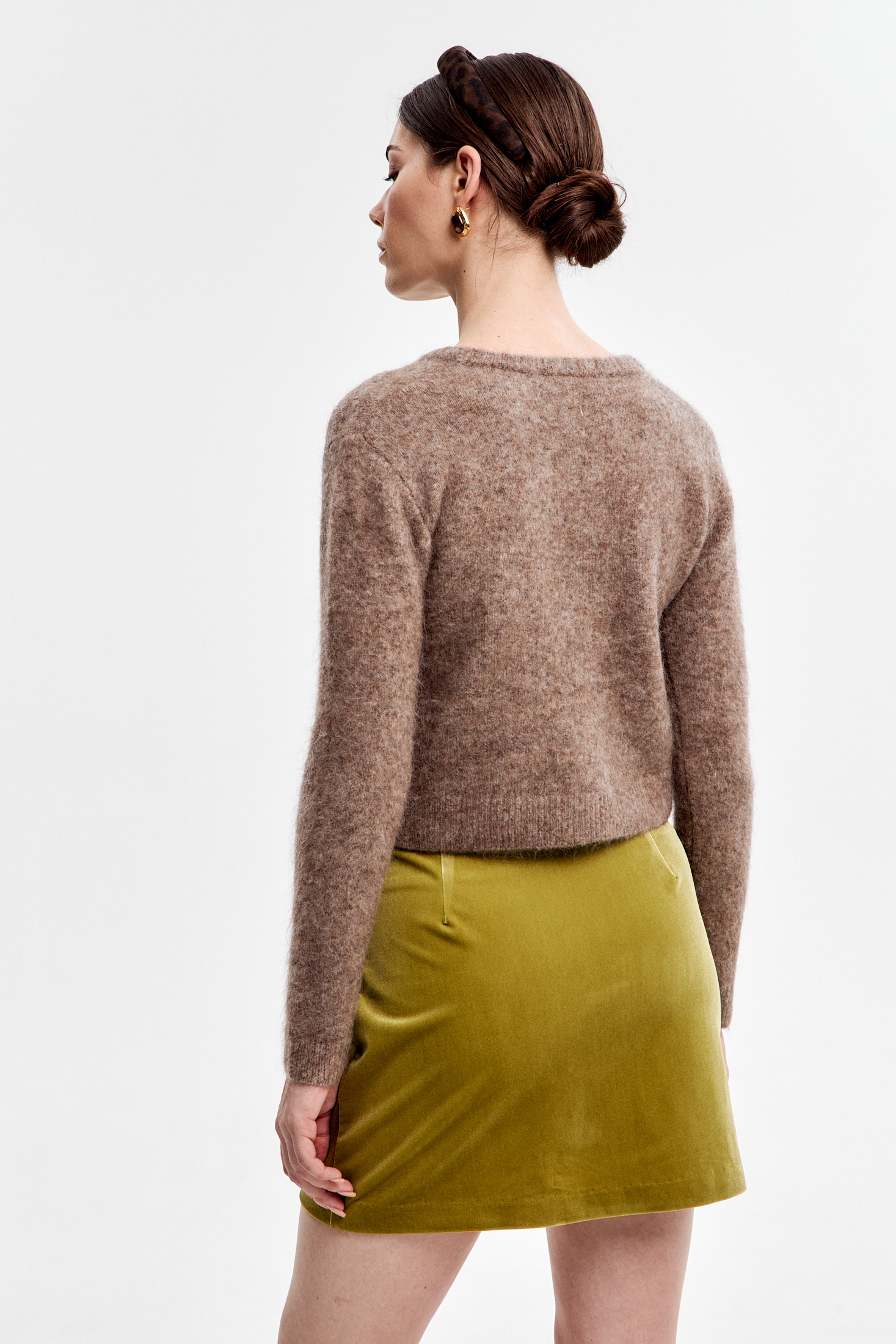 Кардиган короткий из ангоры с золотыми пуговицами