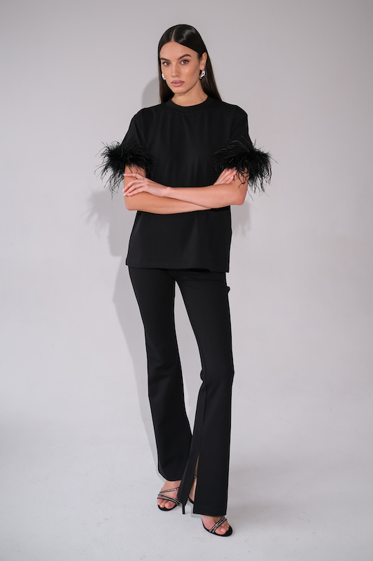 Футболка с боа