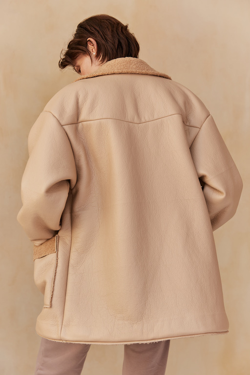 Дубленка с карманами