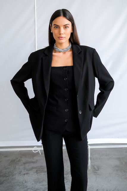  Жилет черный