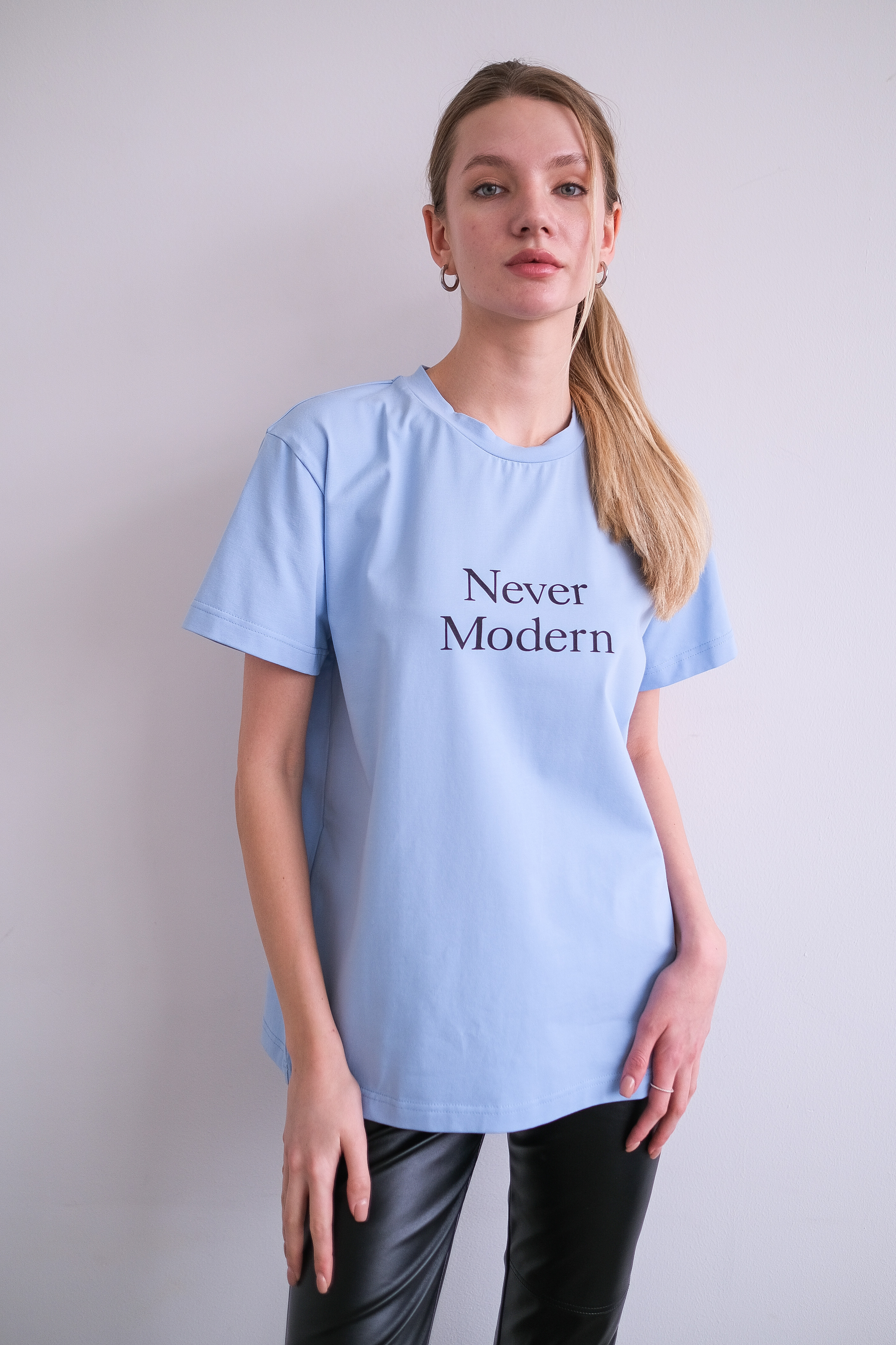 Футболка Never Modern