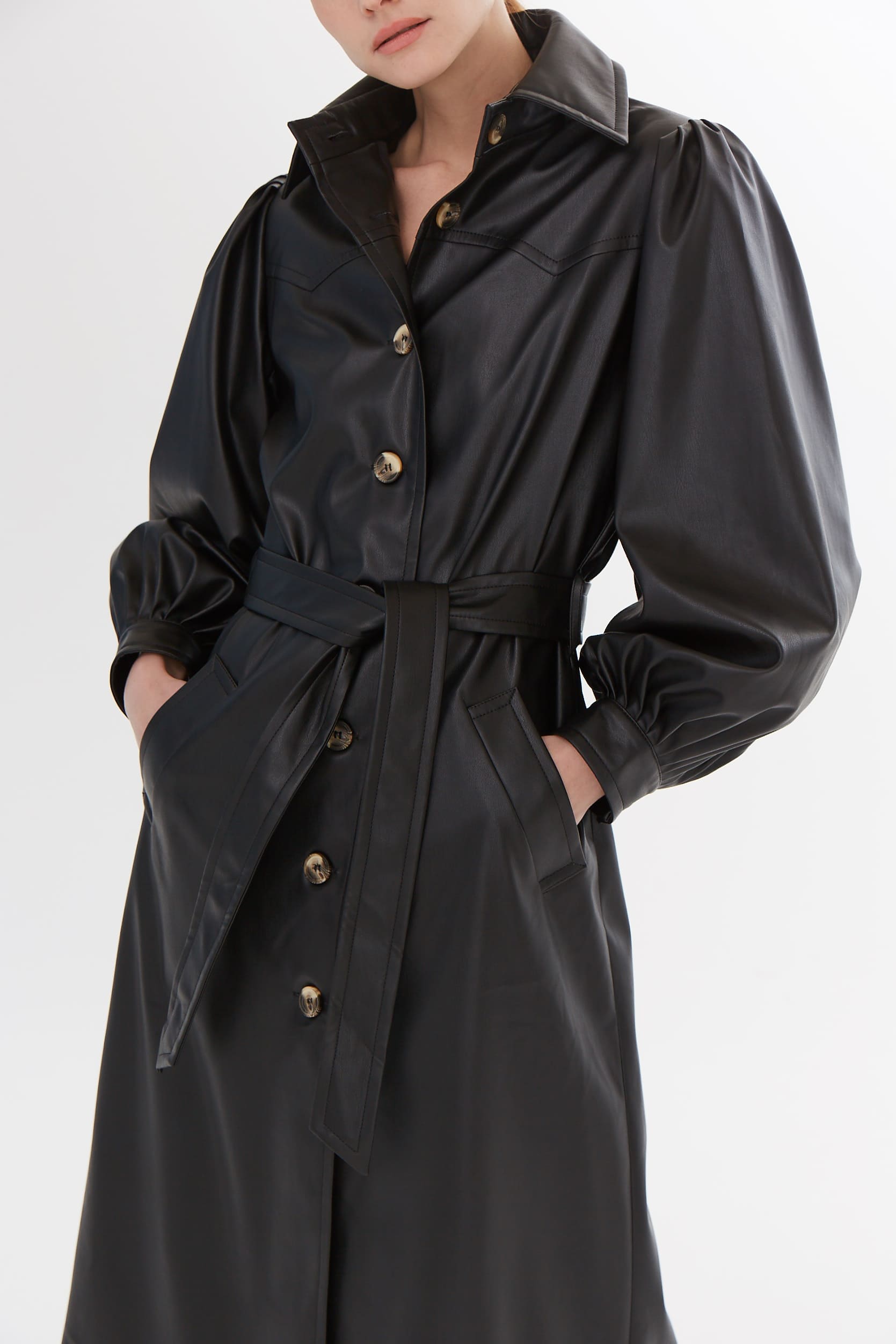 Плащ из экокожи