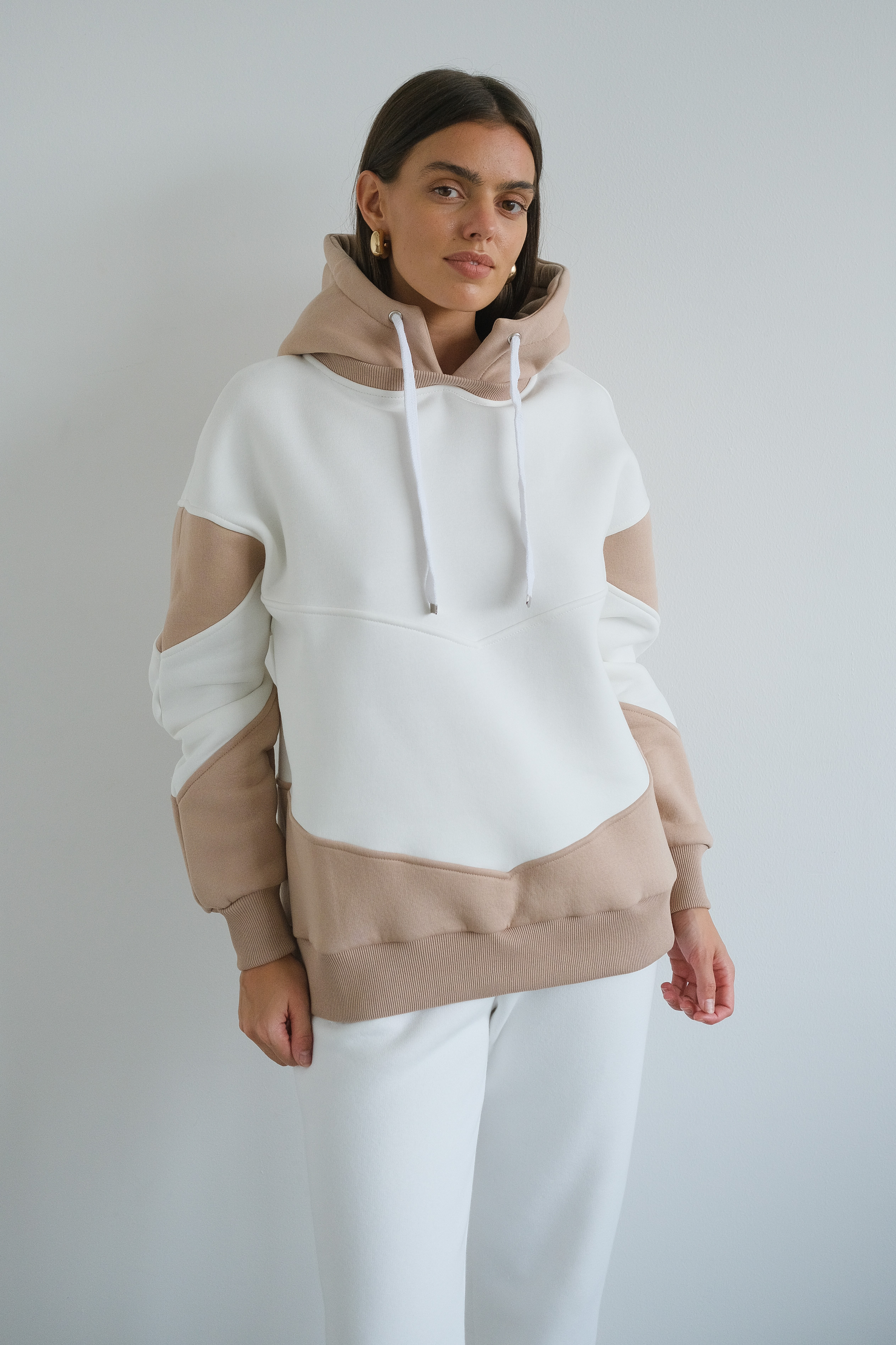 Свитшот молочно-бежевый