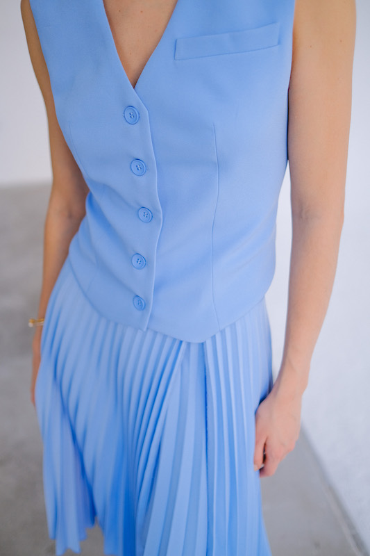 Жилетка голубая 