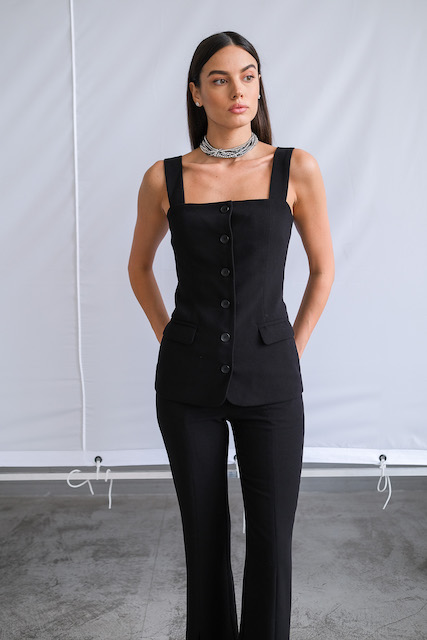  Жилет черный