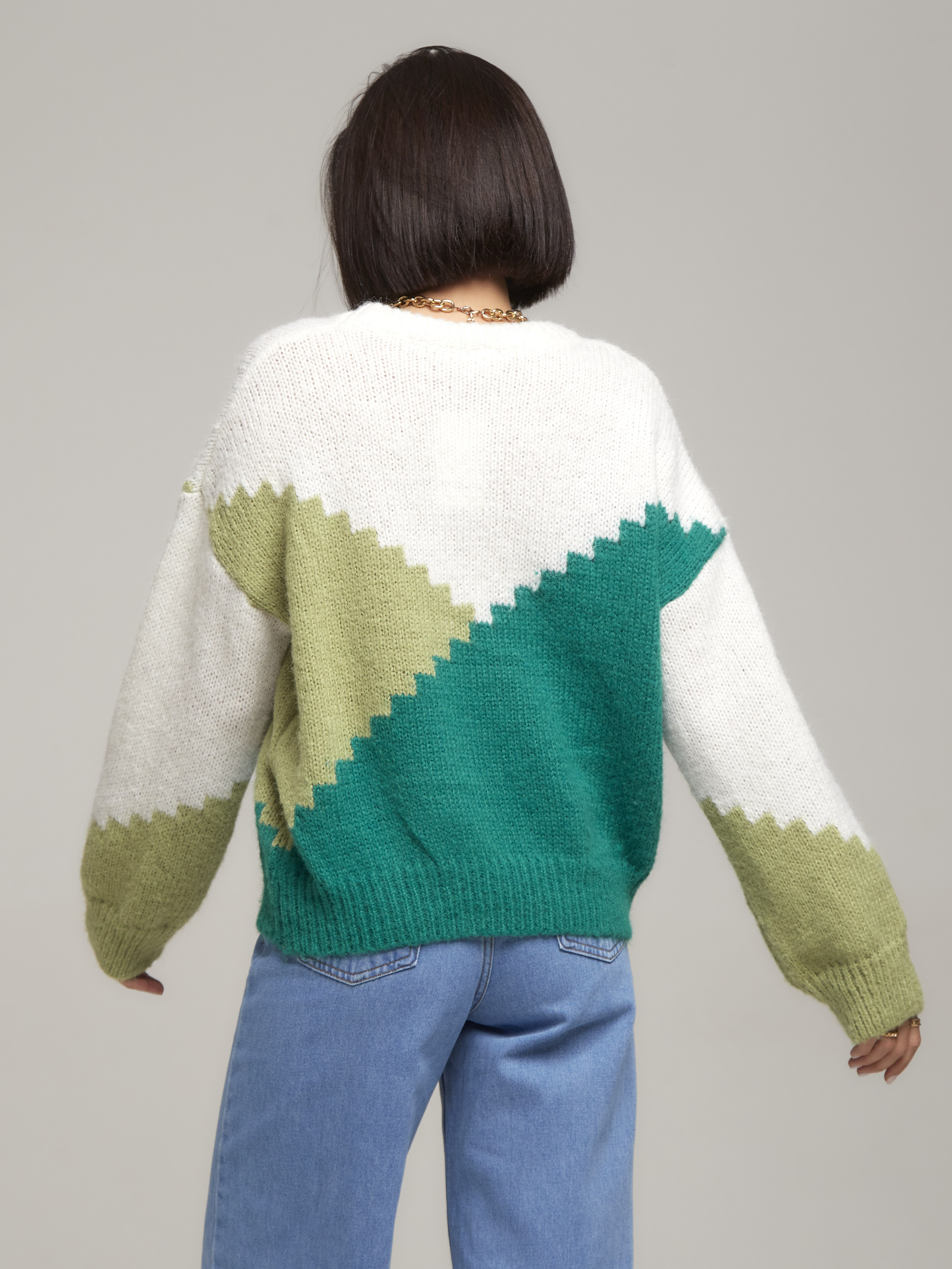 Джемпер с узором ромб