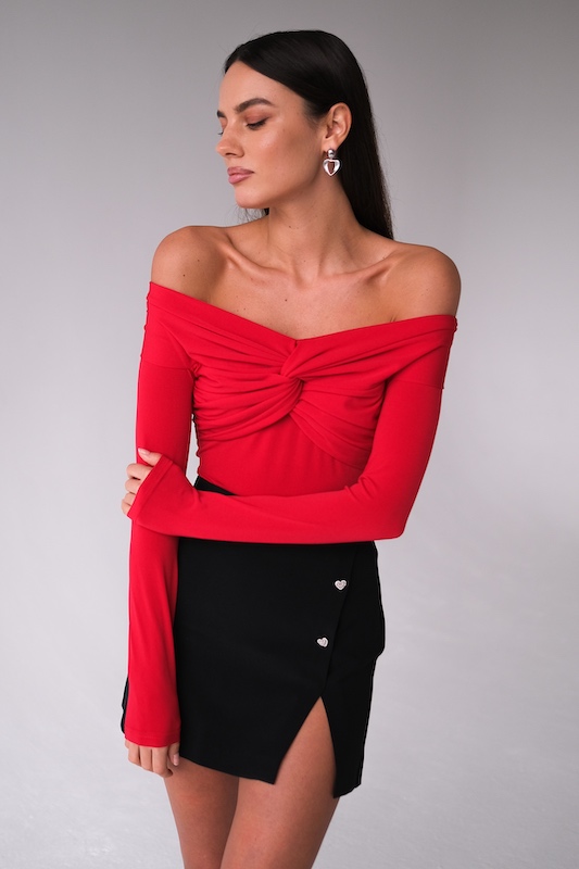 Боди с открытыми плечами