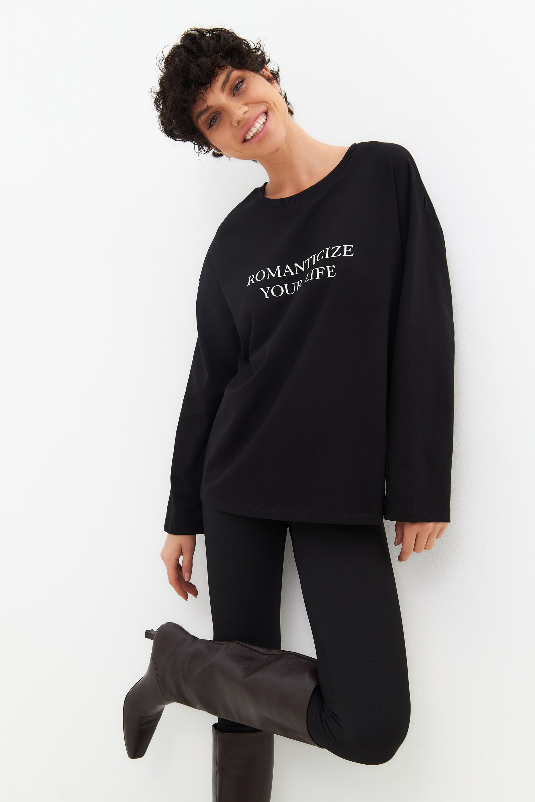 Лонгслив romanticize