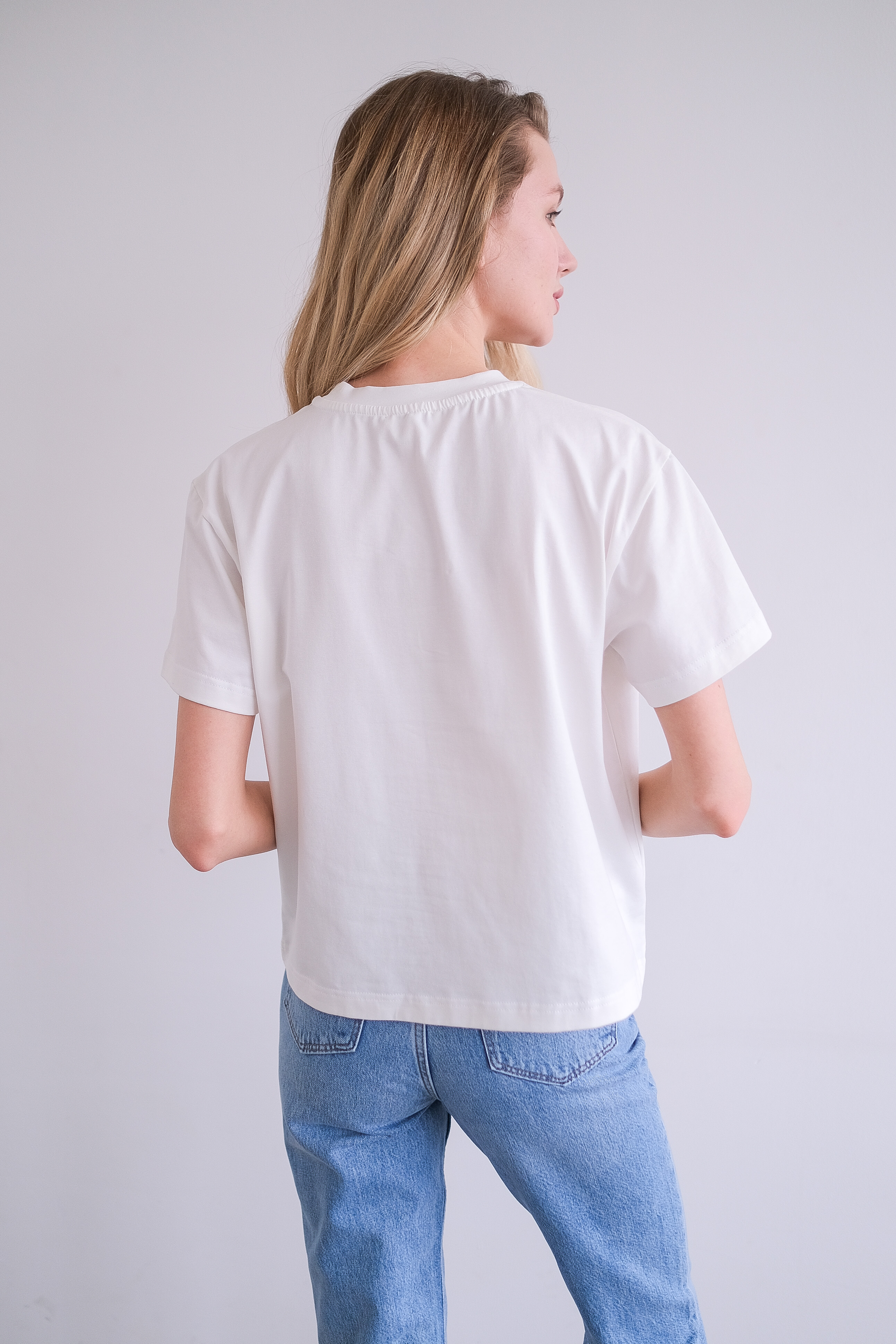 Футболка девушка с бокалом