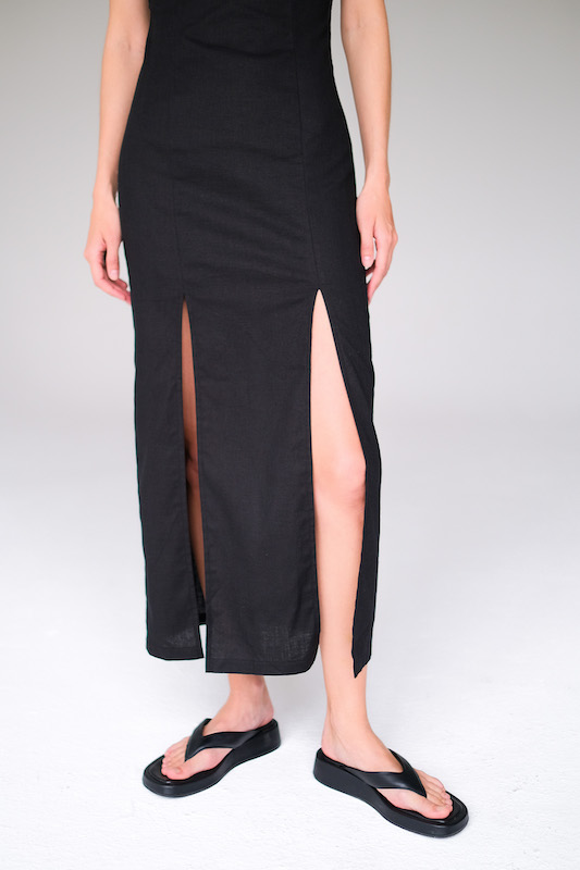 Платье черный лен с разрезами