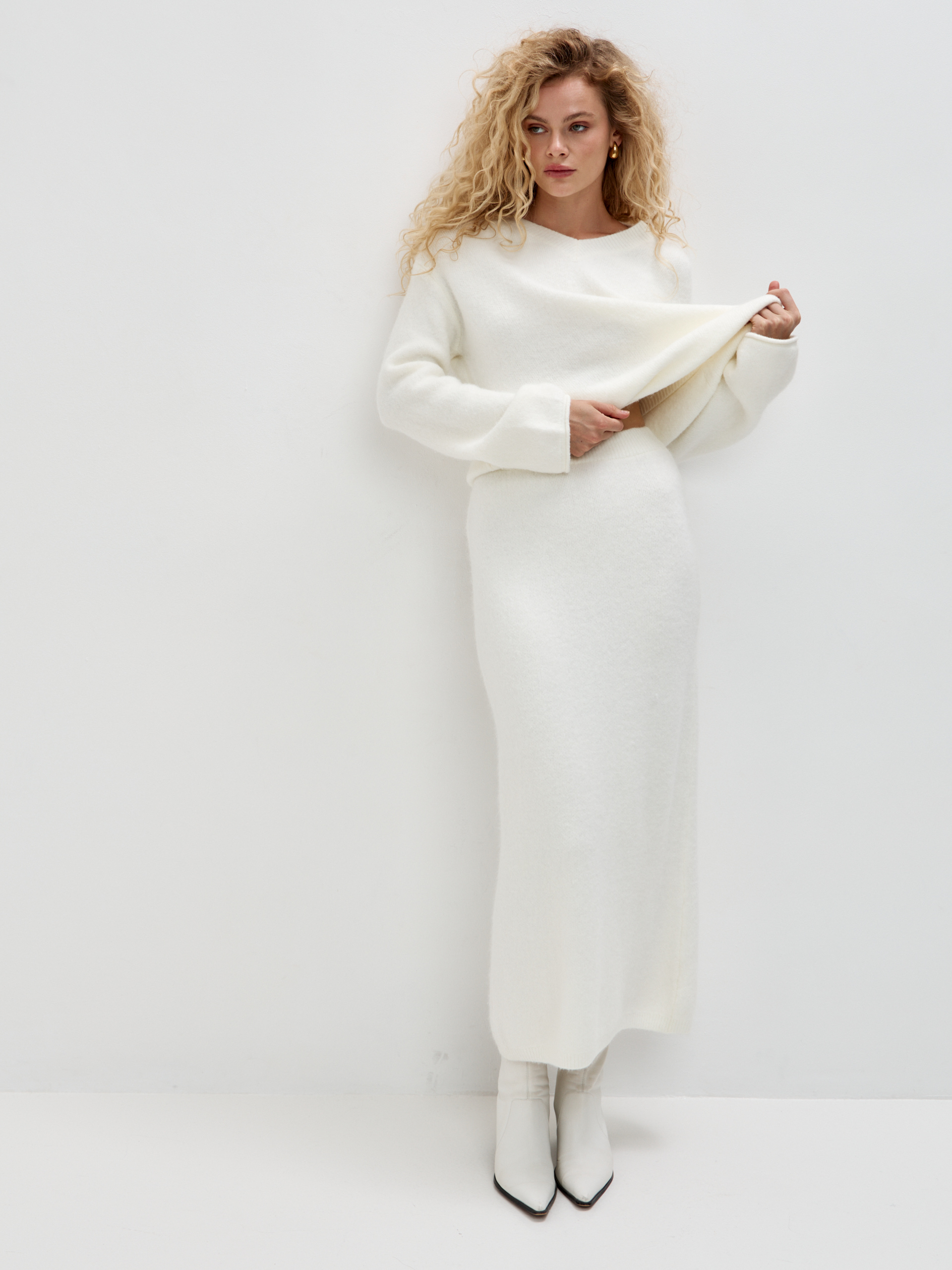 Свитер V вырез