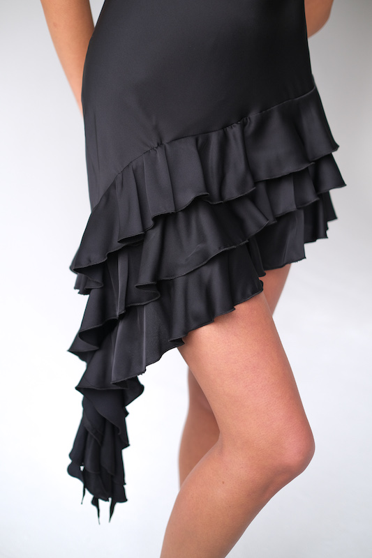 Платье с воланами мини