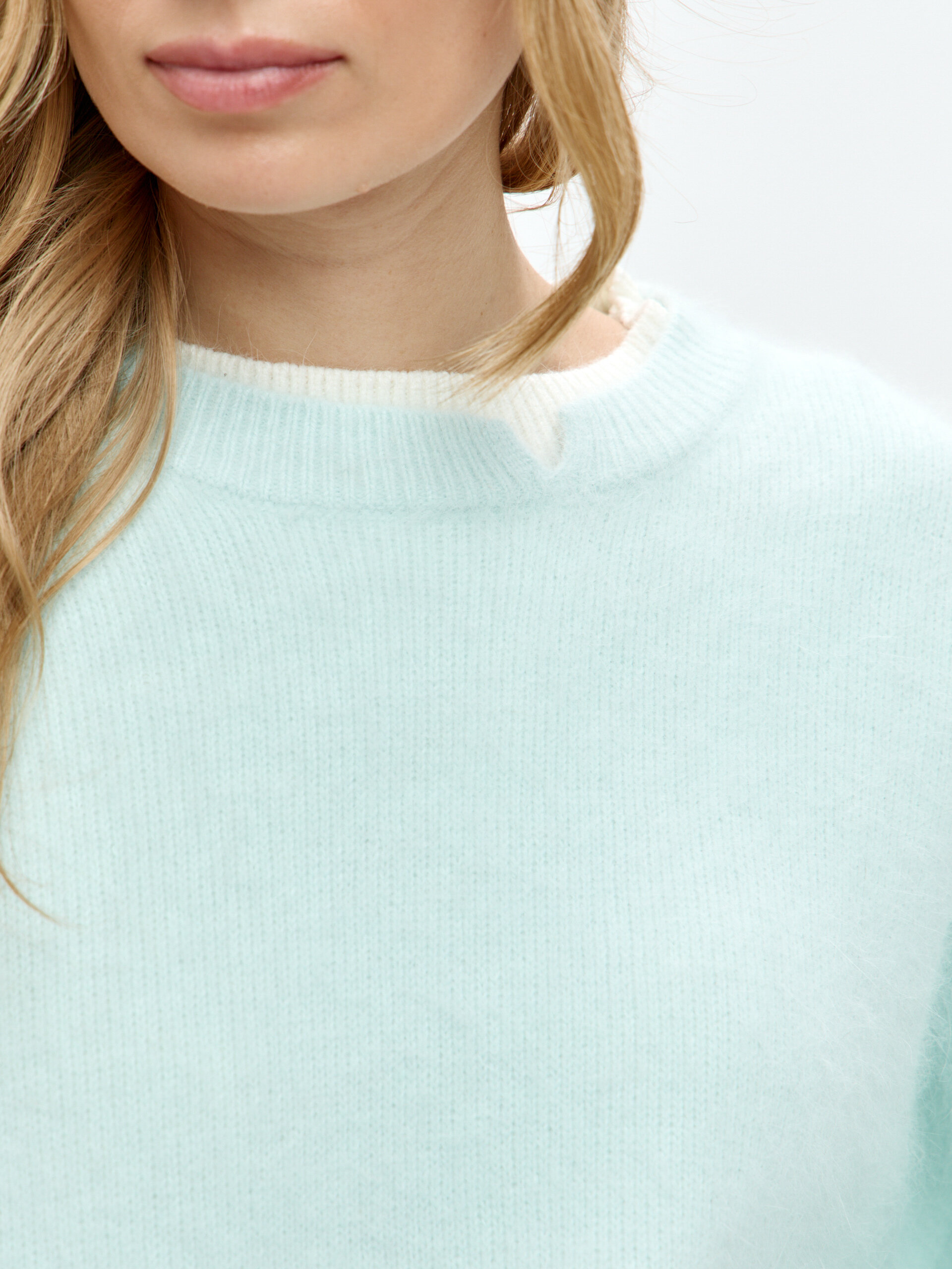 Свитер из ангоры