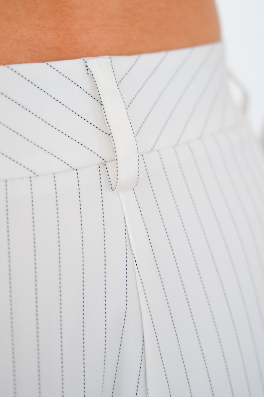  Брюки в полоску молочные