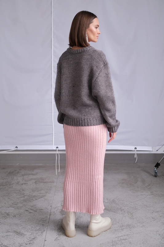 Свитер с круглым воротом