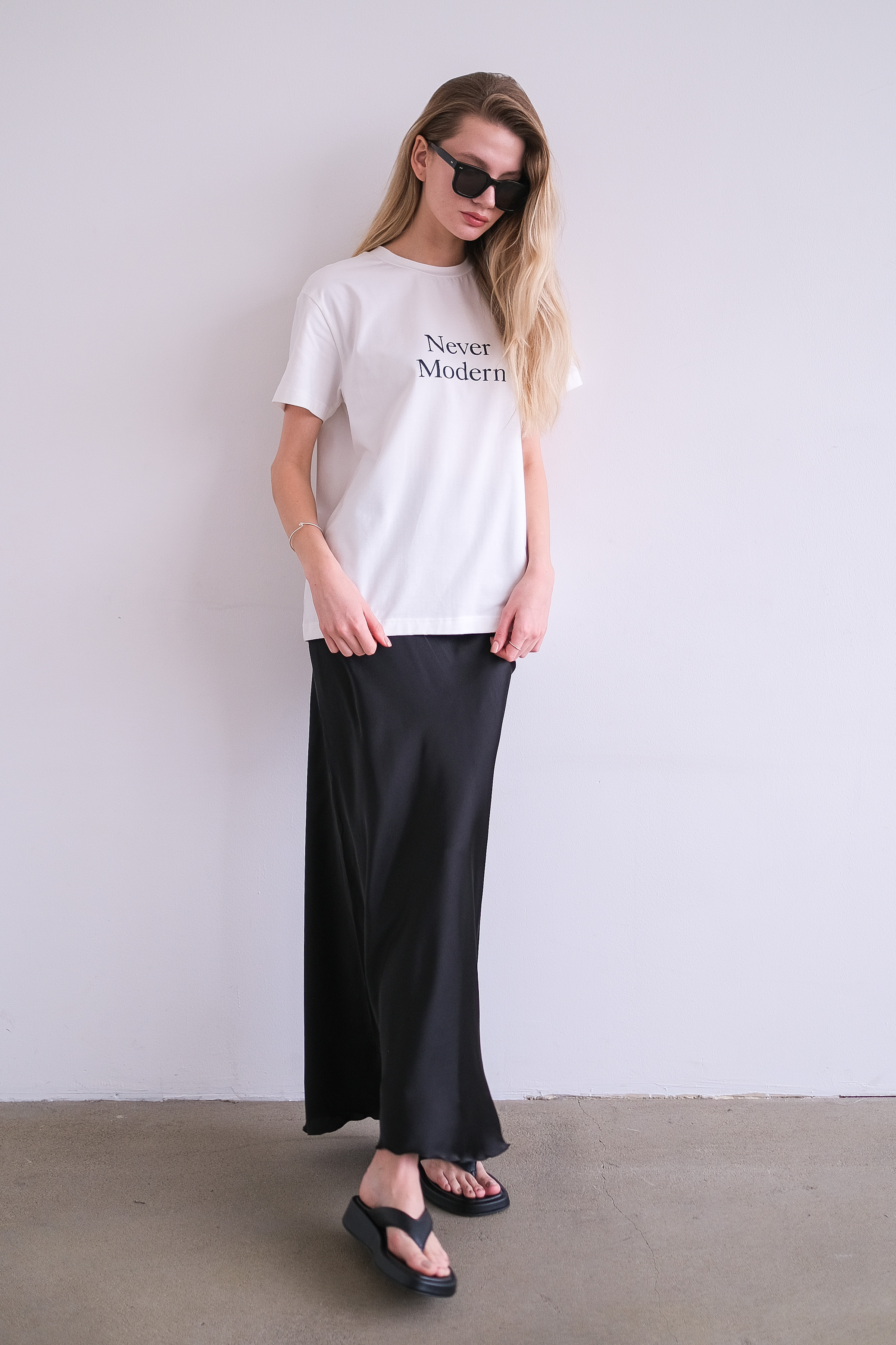 Футболка Never Modern
