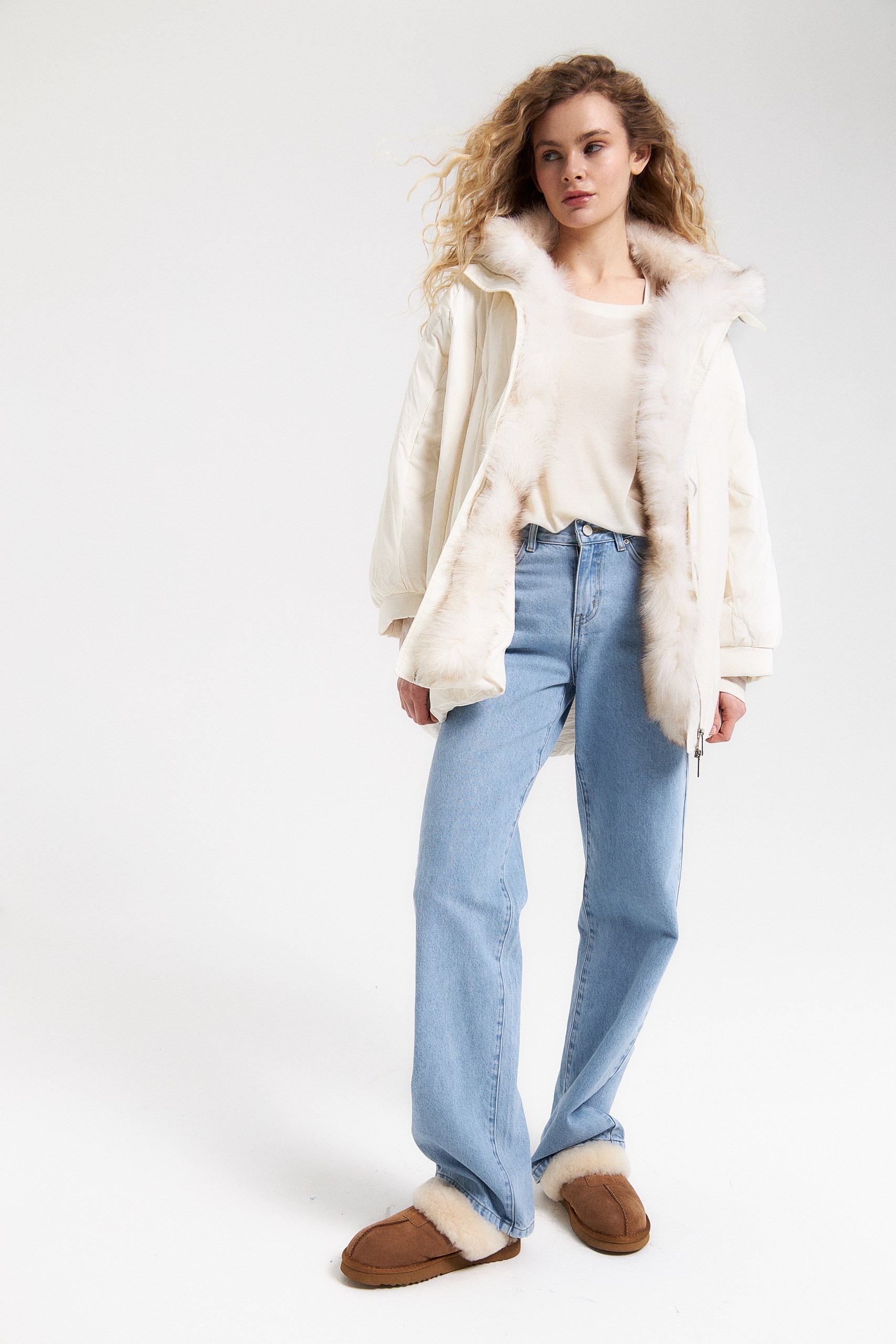 Куртка с пушистым воротником