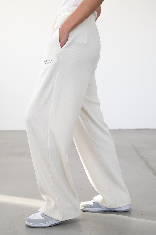  Брюки молочные в рубчик