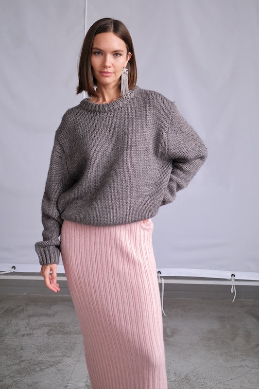 Свитер с круглым воротом