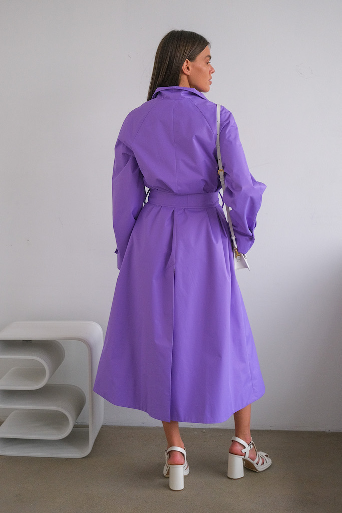 Плащ лиловый