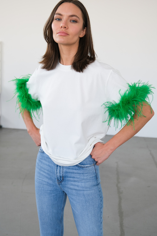 Футболка с боа