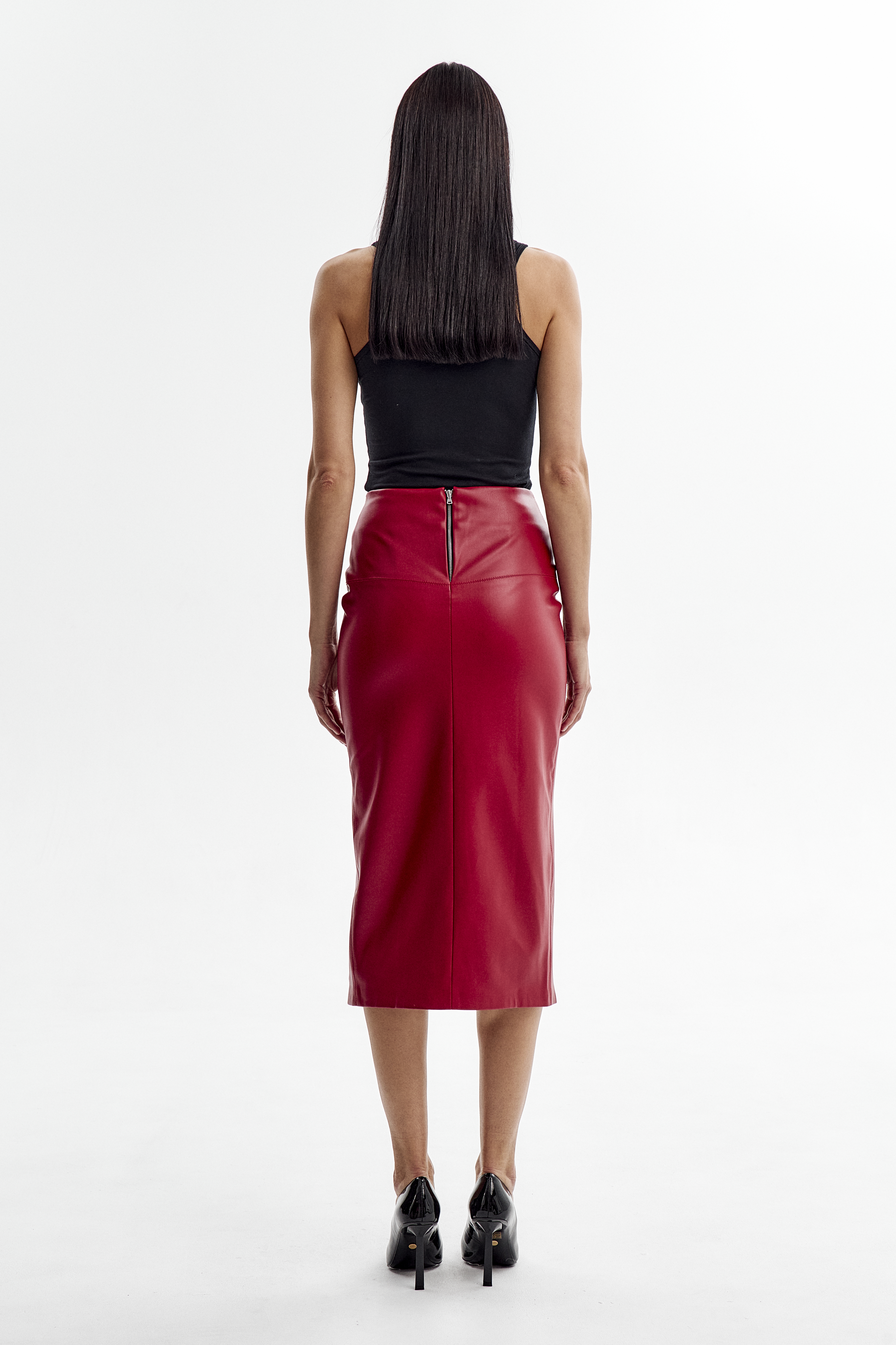 Юбка из эко кожи с разрезом 