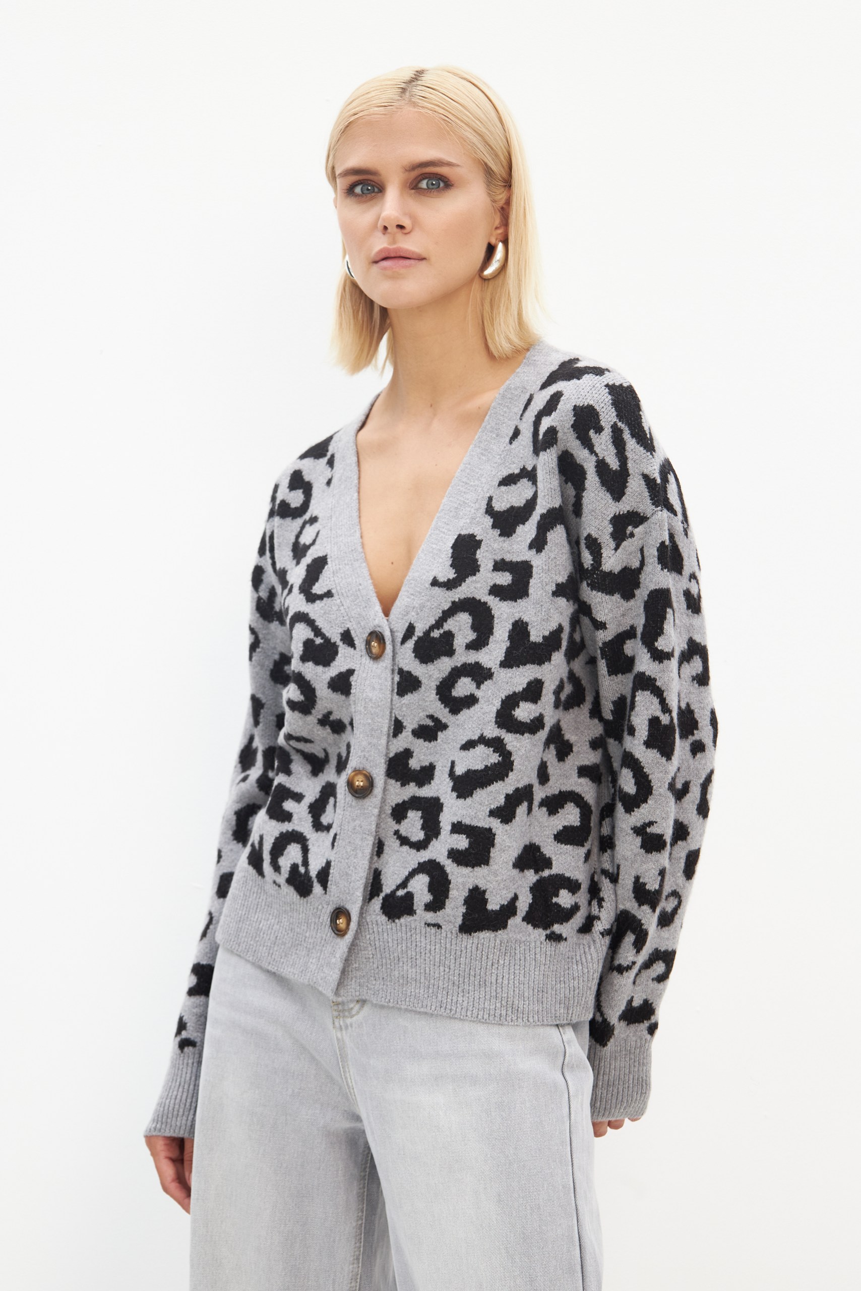 Кардиган лео 