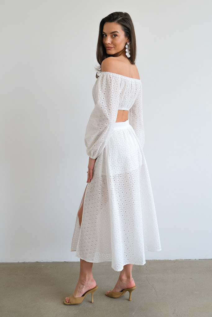 Юбка из шитья молочная