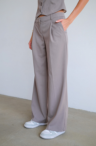 Брюки свободного кроя 