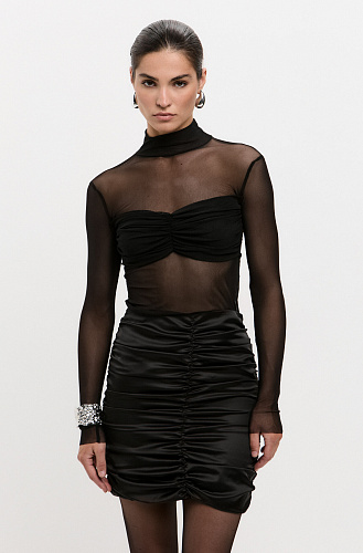 Топ из сетки с перекрутом 