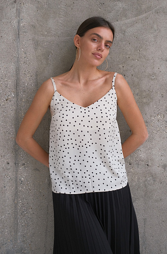 Топ на бретелях в горох