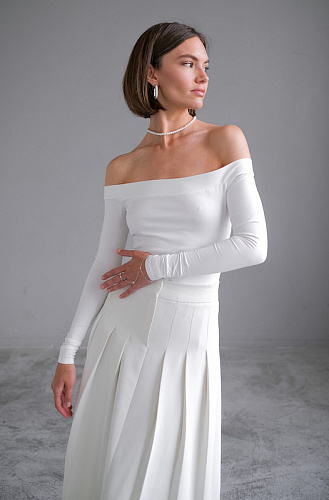 Топ с открытыми плечами