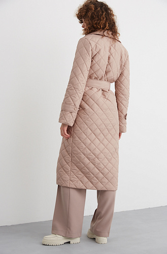 Пальто на утеплителе стеганное