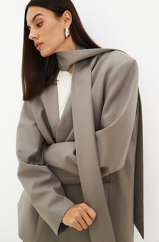 Оверсайз жакет с шарфом 