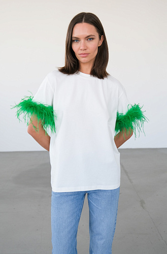 Футболка с боа