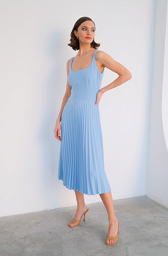 Платье миди гофре голубое