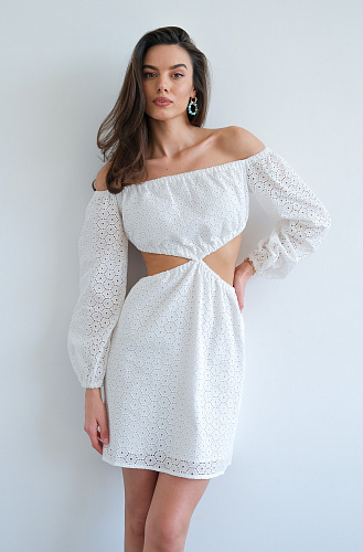 Платье из шитья молочное