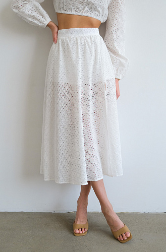 Юбка из шитья молочная