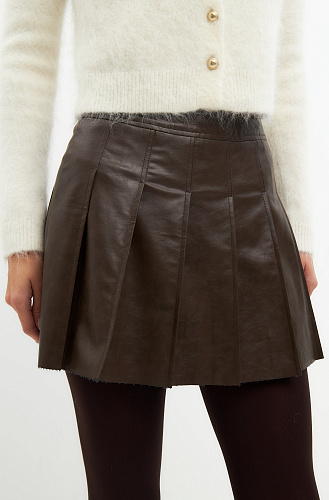 Юбка из эко кожи в складку
