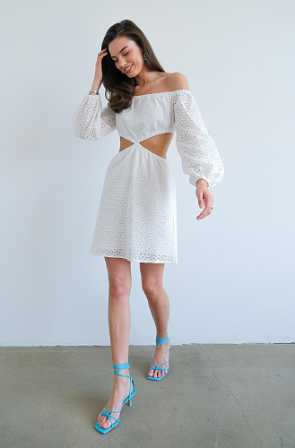 Платье из шитья молочное