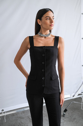  Жилет черный