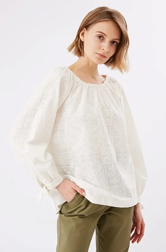 Блуза с открытыми плечами