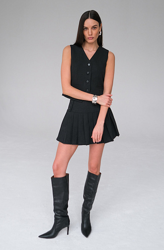  Жилет черный