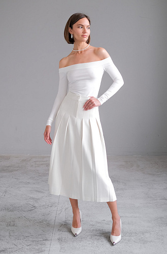 Юбка в складку молочная