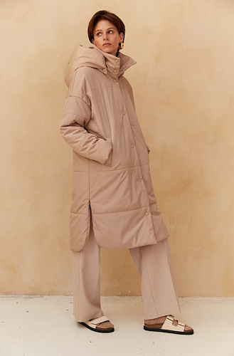 Пуховик объемный бежевый